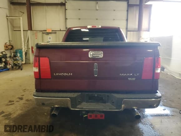 ✅ 2006 Lincoln Mark LT • VIN: 5LTPW18506FJ08639 • Lot: 70935425. Wystawiony na Copart z przebiegiem 174 594 mil. Bezpłatny archiwum sprzedaży aukcyjnych z USA i szczegółowy raport historii pojazdu na DreamBid. Zdjęcie 6.