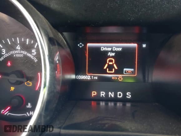 ✅ 2017 Ford Mustang V6 • VIN: 1FATP8EM4H5256892 • Lot: 41991537. Listed on IAAI with 39,861 mi. Free auction sales archive from the USA and detailed vehicle history report at DreamBid. Image 16.