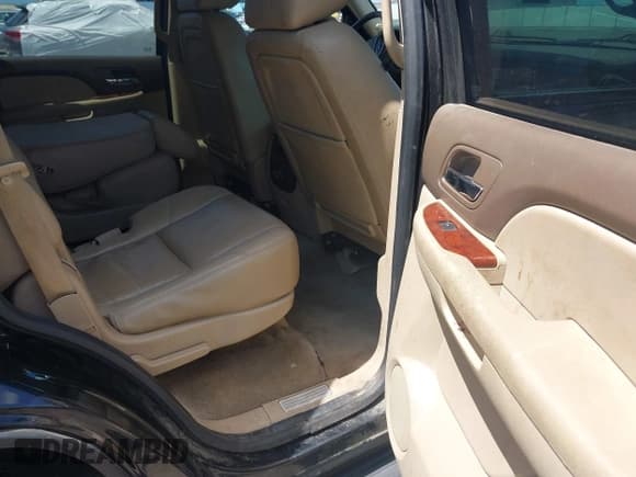 ✅ 2012 Chevrolet Tahoe LTZ • VIN: 1GNSKCE07CR327306 • Лот: 41992514. Опубликован ранее на IAAI с пробегом 213 617 миль. Бесплатный доступ к архиву аукционных продаж из США и подробный отчёт об истории автомобиля на DreamBid. Изображение 8.