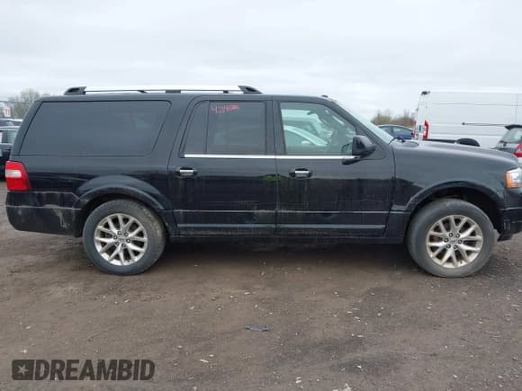 ✅ 2017 Ford Expedition Max Limited • VIN: 1FMJK2AT8HEA43191 • Lot: 42143786. Wystawiony na IAAI z przebiegiem 121 816 mil. Bezpłatny archiwum sprzedaży aukcyjnych z USA i szczegółowy raport historii pojazdu na DreamBid. Zdjęcie 13.