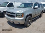 ✅ 2011 Chevrolet Suburban LT • VIN: 1GNSCJE02BR341808 • Lot: 42394173. Wystawiony na IAAI z przebiegiem 192 172 mil. Bezpłatny archiwum sprzedaży aukcyjnych z USA i szczegółowy raport historii pojazdu na DreamBid. Zdjęcie 17.