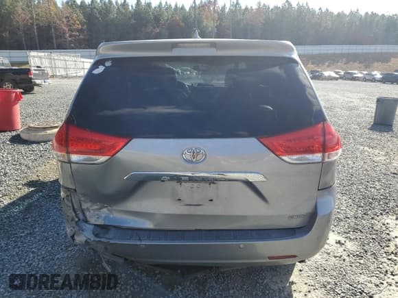 ✅ 2011 Toyota Sienna Limited • VIN: 5TDYK3DC5BS037709 • Лот: 91653495. Опубликован ранее на Copart с пробегом 243 418 миль. Бесплатный доступ к архиву аукционных продаж из США и подробный отчёт об истории автомобиля на DreamBid. Изображение 6.