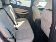 ✅ 2024 Buick Encore GX Avenir • VIN: KL4AMFSL9RB017071 • Lot: 52003565. Wystawiony na Copart z przebiegiem 8 013 mil. Bezpłatny archiwum sprzedaży aukcyjnych z USA i szczegółowy raport historii pojazdu na DreamBid. Zdjęcie 11.