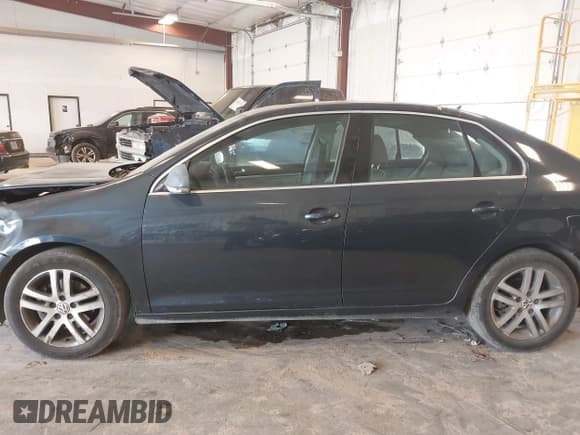 ✅ 2006 Volkswagen Jetta 1.9L TDI • VIN: 3VWDT71K26M624953 • Lot: 42420386. Listed on IAAI with 161,686 mi. Free auction sales archive from the USA and detailed vehicle history report at DreamBid. Image 14.