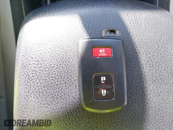 ✅ 2017 Toyota RAV4 XLE • VIN: JTMRJREV2HD117967 • Лот: 43337133. Опубликован ранее на IAAI с пробегом 79 325 миль. Бесплатный доступ к архиву аукционных продаж из США и подробный отчёт об истории автомобиля на DreamBid. Изображение 11.