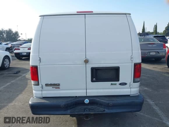 ✅ 2013 Ford Econoline Cargo Commercial • VIN: 1FTNS2ELXDDA38381 • Lot: 41243450. Wystawiony na IAAI z przebiegiem 143 160 mil. Bezpłatny archiwum sprzedaży aukcyjnych z USA i szczegółowy raport historii pojazdu na DreamBid. Zdjęcie 16.