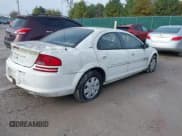 ✅ 2001 Dodge Stratus SE • VIN: 1B3EJ46U71N508234 • Lot: 43565470. Wystawiony na IAAI z przebiegiem 64 909 mil. Bezpłatny archiwum sprzedaży aukcyjnych z USA i szczegółowy raport historii pojazdu na DreamBid. Zdjęcie 4.