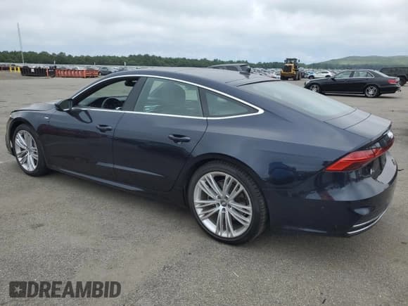 ✅ 2019 Audi A7 Premium Plus • VIN: WAUU2AF23KN131338 • Лот: 68025675. Опубликован ранее на Copart с пробегом 23 480 миль. Бесплатный доступ к архиву аукционных продаж из США и подробный отчёт об истории автомобиля на DreamBid. Изображение 2.