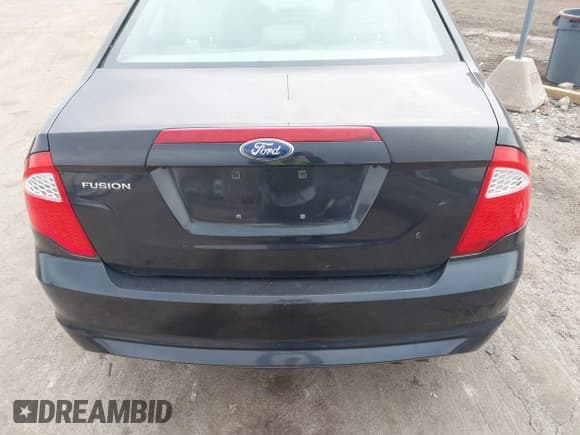 ✅ 2012 Ford Fusion S • VIN: 3FAHP0GA1CR310374 • Lot: 43747053. Wystawiony na IAAI z przebiegiem 153 234 mil. Bezpłatny archiwum sprzedaży aukcyjnych z USA i szczegółowy raport historii pojazdu na DreamBid. Zdjęcie 17.