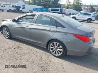 ✅ 2013 Hyundai Sonata SE • VIN: 5NPEC4AC9DH523586 • Лот: 43340980. Опубликован ранее на IAAI с пробегом 155 014 миль. Бесплатный доступ к архиву аукционных продаж из США и подробный отчёт об истории автомобиля на DreamBid. Изображение 3.