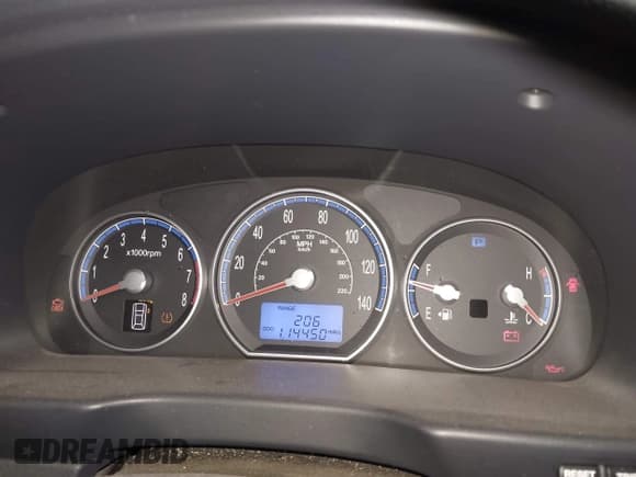 ✅ 2008 Hyundai Santa Fe GLS • VIN: 5NMSG13D98H174556 • Lot: 43633100. Listed on IAAI with 114,450 mi. Free auction sales archive from the USA and detailed vehicle history report at DreamBid. Image 7.