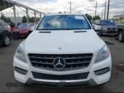 ✅ 2015 Mercedes-Benz M 350 • VIN: 4JGDA5HB6FA582881 • Lot: 43487035. Wystawiony na IAAI z przebiegiem 115 923 mil. Bezpłatny archiwum sprzedaży aukcyjnych z USA i szczegółowy raport historii pojazdu na DreamBid. Zdjęcie 13.