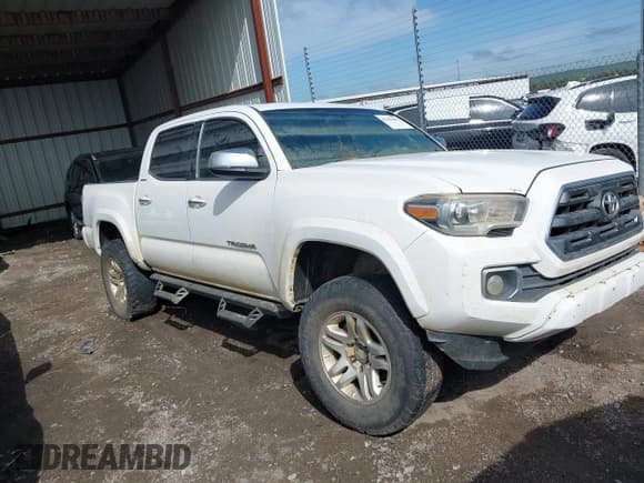 ✅ 2016 Toyota Tacoma Limited • VIN: 5TFGZ5AN1GX039483 • Lot: 42106882. Listed on IAAI with Not provided. Free auction sales archive from the USA and detailed vehicle history report at DreamBid. Image 15.