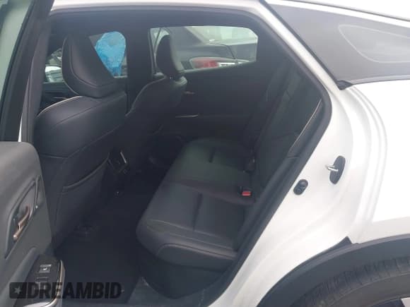 ✅ 2024 Toyota Crown XLE • VIN: JTDAAAAFXR3023016 • Lot: 41570053. Wystawiony na IAAI z przebiegiem 46 729 mil. Bezpłatny archiwum sprzedaży aukcyjnych z USA i szczegółowy raport historii pojazdu na DreamBid. Zdjęcie 8.