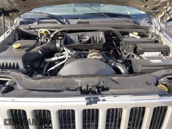 ✅ 2007 Jeep Commander Sport • VIN: 1J8HH48PX7C673318 • Lot: 41585570. Wystawiony na IAAI z przebiegiem 188 977 mil. Bezpłatny archiwum sprzedaży aukcyjnych z USA i szczegółowy raport historii pojazdu na DreamBid. Zdjęcie 10.