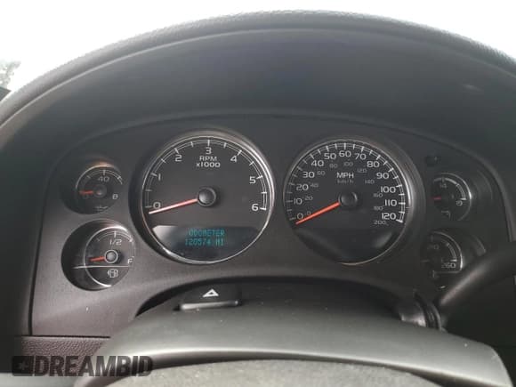 ✅ 2011 Chevrolet Suburban LT • VIN: 1GNSKJE35BR235818 • Lot: 66523984. Wystawiony na Copart z przebiegiem 120 574 mil. Bezpłatny archiwum sprzedaży aukcyjnych z USA i szczegółowy raport historii pojazdu na DreamBid. Zdjęcie 9.