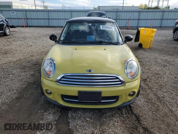 ✅ 2011 MINI Hardtop • VIN: WMWSU3C59BT099891 • Lot: 85599845. Wystawiony na Copart z przebiegiem 93 166 mil. Bezpłatny archiwum sprzedaży aukcyjnych z USA i szczegółowy raport historii pojazdu na DreamBid. Zdjęcie 5.