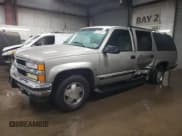 ✅ 1999 Chevrolet Suburban • VIN: 1GNFK16R5XJ342829 • Лот: 81131284. Опубликован ранее на Copart с пробегом 533 542 миль. Бесплатный доступ к архиву аукционных продаж из США и подробный отчёт об истории автомобиля на DreamBid. Изображение 1.