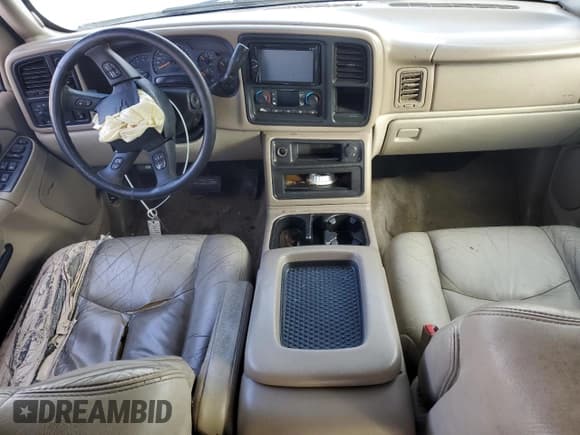 ✅ 2004 Chevrolet Suburban Z71 • VIN: 3GNFK16Z84G196603 • Lot: 45310915. Wystawiony na Copart z przebiegiem Nie podano. Bezpłatny archiwum sprzedaży aukcyjnych z USA i szczegółowy raport historii pojazdu na DreamBid. Zdjęcie 8.