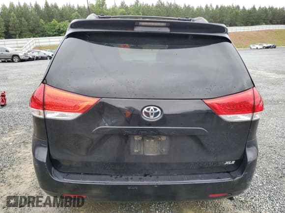 ✅ 2012 Toyota Sienna XLE AAS • VIN: 5TDYK3DC5CS219878 • Лот: 58422305. Опубликован ранее на Copart с пробегом 152 946 миль. Бесплатный доступ к архиву аукционных продаж из США и подробный отчёт об истории автомобиля на DreamBid. Изображение 6.