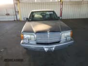✅ 1991 Mercedes-Benz 420 SEL • VIN: WDBCA35E4MA606626 • Лот: 83870934. Опубликован ранее на Copart с пробегом 64 059 миль. Бесплатный доступ к архиву аукционных продаж из США и подробный отчёт об истории автомобиля на DreamBid. Изображение 5.