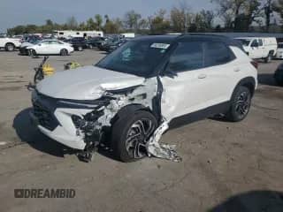 2025 Chevrolet TrailBlazer RS с VIN KL79MTSL6SB068960, выставлен на аукционе Copart как лот 86268985 с пробегом Не указан миль и Списание • Salvage title. История ставок и продаж доступна на DreamBid. Изображение 1.