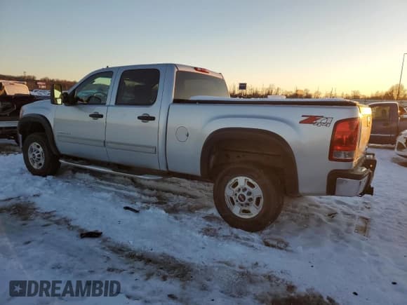 ✅ 2014 GMC Sierra 2500HD SLE • VIN: 1GT120C82EF104588 • Lot: 87394094. Wystawiony na Copart z przebiegiem 150 576 mil. Bezpłatny archiwum sprzedaży aukcyjnych z USA i szczegółowy raport historii pojazdu na DreamBid. Zdjęcie 2.
