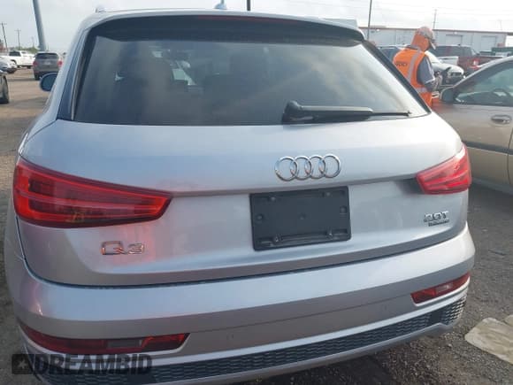 ✅ 2017 Audi Q3 Prestige • VIN: WA1GCCFS0HR016541 • Lot: 42100659. Listed on IAAI with 41,875 mi. Free auction sales archive from the USA and detailed vehicle history report at DreamBid. Image 16.