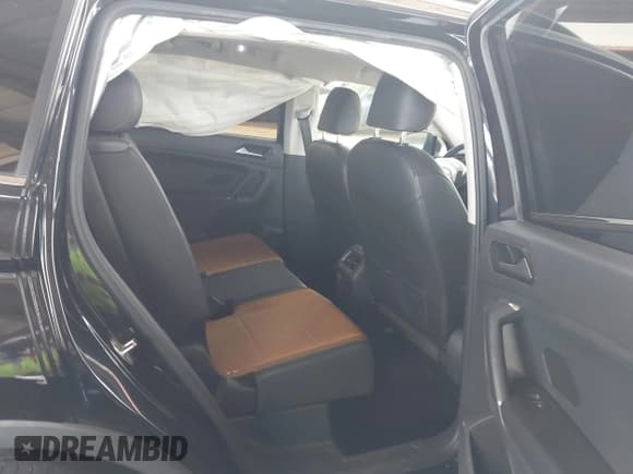 ✅ 2018 Volkswagen Tiguan SEL • VIN: 3VV3B7AX1JM036551 • Лот: 42170151. Опубликован ранее на IAAI с пробегом 97 506 миль. Бесплатный доступ к архиву аукционных продаж из США и подробный отчёт об истории автомобиля на DreamBid. Изображение 8.