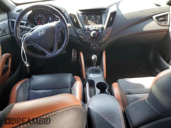 ✅ 2016 Hyundai Veloster Turbo • VIN: KMHTC6AE8GU272053 • Lot: 78258034. Wystawiony na Copart z przebiegiem 92 370 mil. Bezpłatny archiwum sprzedaży aukcyjnych z USA i szczegółowy raport historii pojazdu na DreamBid. Zdjęcie 8.