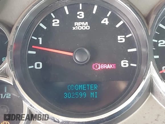 ✅ 2010 Chevrolet Silverado 2500HD • VIN: 1GB3KVBK5AF153253 • Lot: 42129825. Wystawiony na IAAI z przebiegiem 302 599 mil. Bezpłatny archiwum sprzedaży aukcyjnych z USA i szczegółowy raport historii pojazdu na DreamBid. Zdjęcie 15.