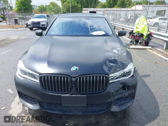 ✅ 2018 BMW 7 Series ALPINA B7 xDrive • VIN: WBA7F2C57JB238219 • Lot: 41996112. Wystawiony na IAAI z przebiegiem Nie podano. Bezpłatny archiwum sprzedaży aukcyjnych z USA i szczegółowy raport historii pojazdu na DreamBid. Zdjęcie 12.
