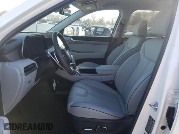 ✅ 2024 Hyundai Palisade SEL • VIN: KM8R24GE0RU804827 • Лот: 81158374. Опубликован ранее на Copart с пробегом 9 011 миль. Бесплатный доступ к архиву аукционных продаж из США и подробный отчёт об истории автомобиля на DreamBid. Изображение 7.