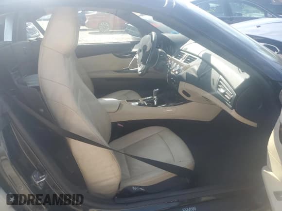 ✅ 2010 BMW Z4 sDrive30i • VIN: WBALM5C57AE162215 • Lot: 49708785. Listed on Copart with Not provided. Free auction sales archive from the USA and detailed vehicle history report at DreamBid. Image 10.