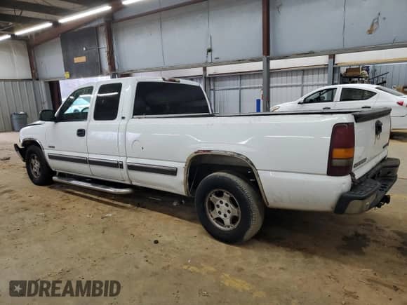 2002 Chevrolet Silverado 1500 with VIN 1GCEC19T72E234402, listed as a Copart auction lot 85130274 with 205,415 mi miles and Salvage title. Bid and sale history available at DreamBid. Image 2.