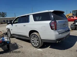 ✅ 2021 Chevrolet Suburban Premier • VIN: 1GNSCFKD3MR183079 • Lot: 73525784. Wystawiony na Copart z przebiegiem 122 936 mil. Bezpłatny archiwum sprzedaży aukcyjnych z USA i szczegółowy raport historii pojazdu na DreamBid. Zdjęcie 2.