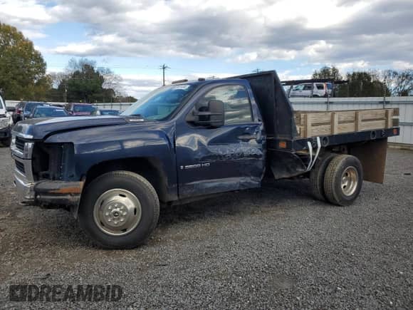 2009 Chevrolet Silverado 3500HD WT с VIN 1GBJC74K99E137457, выставлен на аукционе Copart как лот 81621334 с пробегом 75 018 миль миль и Списание • Salvage title. История ставок и продаж доступна на DreamBid. Изображение 1.
