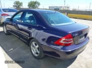 ✅ 2001 Mercedes-Benz C 320 • VIN: WDBRF64J91F017954 • Lot: 42923896. Wystawiony na IAAI z przebiegiem 136 839 mil. Bezpłatny archiwum sprzedaży aukcyjnych z USA i szczegółowy raport historii pojazdu na DreamBid. Zdjęcie 3.
