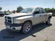 2004 Dodge 1500 ST z VIN 1D7HA18K04J203455, wystawiony jako Copart lot #69301424 z przebiegiem 156 791 mil mil oraz Szkoda całkowita • Salvage title. Historia ofert i sprzedaży dostępna na DreamBid. Obrazek 1.