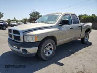 2004 Dodge 1500 ST z VIN 1D7HA18K04J203455, wystawiony jako Copart lot #69301424 z przebiegiem 156 791 mil mil oraz Szkoda całkowita • Salvage title. Historia ofert i sprzedaży dostępna na DreamBid. Obrazek 1.