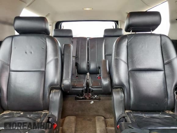 ✅ 2009 Chevrolet Suburban LTZ • VIN: 1GNFC36069R168395 • Lot: 62079365. Wystawiony na Copart z przebiegiem 291 875 mil. Bezpłatny archiwum sprzedaży aukcyjnych z USA i szczegółowy raport historii pojazdu na DreamBid. Zdjęcie 10.