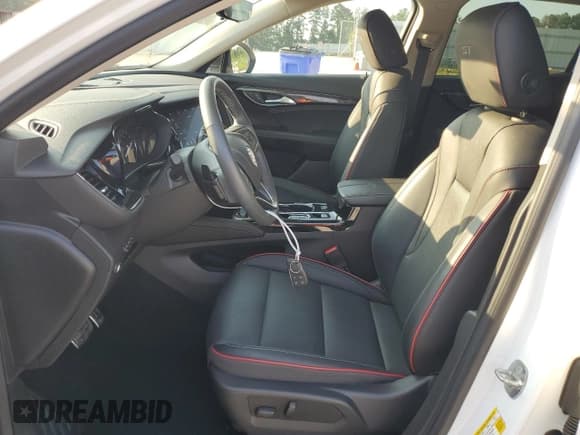 ✅ 2022 Buick Envision Essence • VIN: LRBFZNR46ND070085 • Lot: 64579395. Wystawiony na Copart z przebiegiem 58 898 mil. Bezpłatny archiwum sprzedaży aukcyjnych z USA i szczegółowy raport historii pojazdu na DreamBid. Zdjęcie 7.