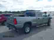 2006 Chevrolet Silverado 2500HD LT3 z VIN 1GCHK23D86F170586, wystawiony jako IAAI lot #43370102 z przebiegiem 154 282 mil mil oraz . Historia ofert i sprzedaży dostępna na DreamBid. Obrazek 4.