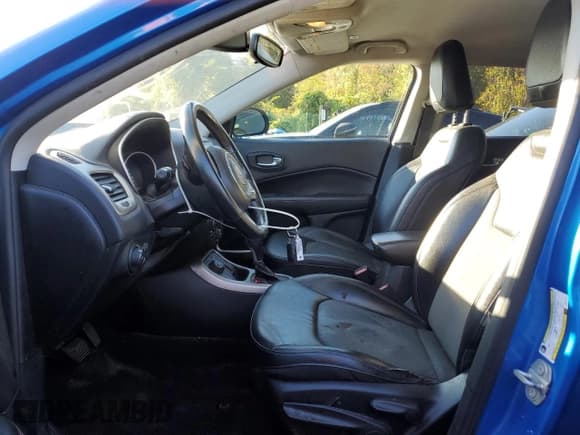 ✅ 2019 Jeep Compass Latitude • VIN: 3C4NJDBB3KT647149 • Lot: 85662275. Listed on Copart with 134,299 mi. Free auction sales archive from the USA and detailed vehicle history report at DreamBid. Image 7.