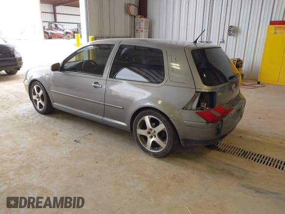 ✅ 2003 Volkswagen Golf GTI • VIN: 9BWDH61J034011622 • Lot: 41899606. Wystawiony na IAAI z przebiegiem 159 351 mil. Bezpłatny archiwum sprzedaży aukcyjnych z USA i szczegółowy raport historii pojazdu na DreamBid. Zdjęcie 3.