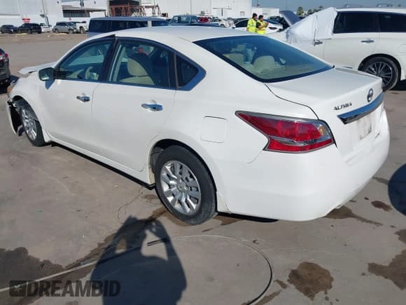 ✅ 2015 Nissan Altima SV • VIN: 1N4AL3AP5FC579704 • Lot: 43518349. Wystawiony na IAAI z przebiegiem 157 687 mil. Bezpłatny archiwum sprzedaży aukcyjnych z USA i szczegółowy raport historii pojazdu na DreamBid. Zdjęcie 3.