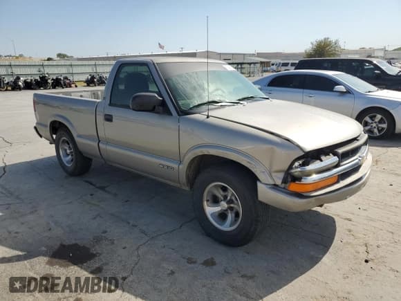 ✅ 2000 Chevrolet S-10 LS • VIN: 1GCCS14W4YK213416 • Лот: 75407184. Опубликован ранее на Copart с пробегом 141 295 миль. Бесплатный доступ к архиву аукционных продаж из США и подробный отчёт об истории автомобиля на DreamBid. Изображение 4.