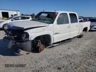 ✅ 2005 GMC Sierra Denali • VIN: 2GTEK63N451260326 • Лот: 83177844. Опубликован ранее на Copart с пробегом Не указан. Бесплатный доступ к архиву аукционных продаж из США и подробный отчёт об истории автомобиля на DreamBid. Изображение 1.