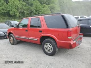 ✅ 2001 Chevrolet Blazer LT • VIN: 1GNDT13W41K125496 • Lot: 58687425. Wystawiony na Copart z przebiegiem 102 504 mil. Bezpłatny archiwum sprzedaży aukcyjnych z USA i szczegółowy raport historii pojazdu na DreamBid. Zdjęcie 2.