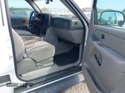 ✅ 2005 Chevrolet Suburban LT • VIN: 3GNEC16Z95G107583 • Lot: 42970770. Listed on IAAI with 208,453 mi. Free auction sales archive from the USA and detailed vehicle history report at DreamBid. Image 5.